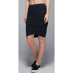Lululemon Breezy Skirt REVERSIBLE Black Capilano Stripe Heathered Inkwell Size 6
